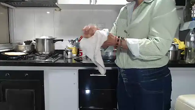 kateleyagrey's cam snapshot