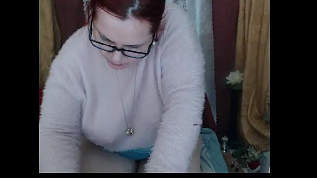 PlayfullMature's cam snapshot