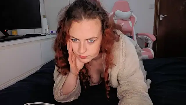 ENGLISHEMILY_69's cam snapshot