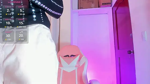 karlaa_megan's cam snapshot