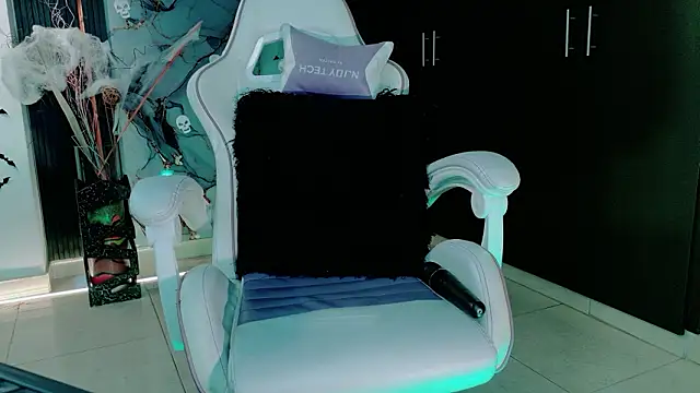 Madison_Jackson's cam snapshot