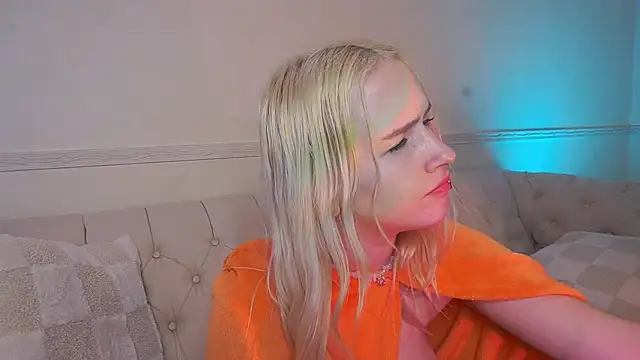 LilElfie's cam snapshot