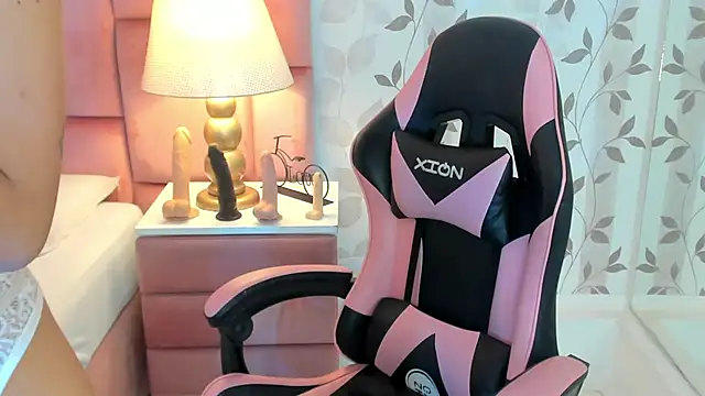 EllaEvanz's cam snapshot