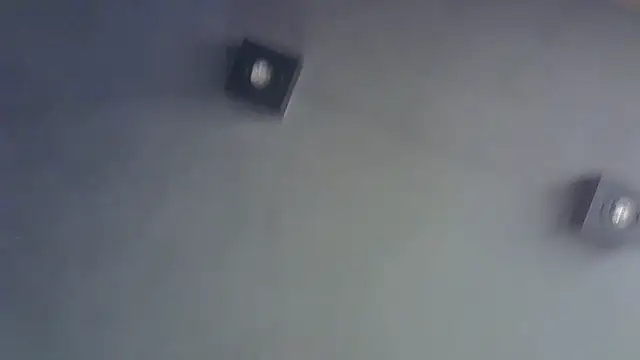 SkinnyKitten live sex cam