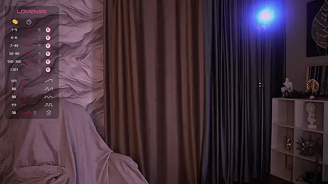 ElizabethMilller_'s cam snapshot