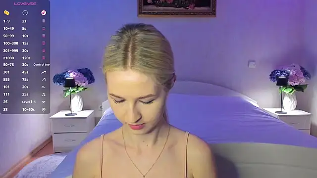 Julie_Blaze's cam snapshot