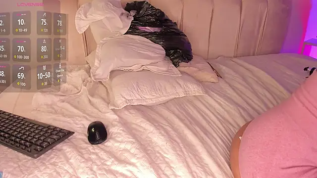 _karime_'s cam snapshot