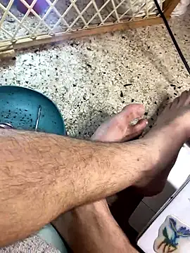 GeekyUCTop's cam snapshot