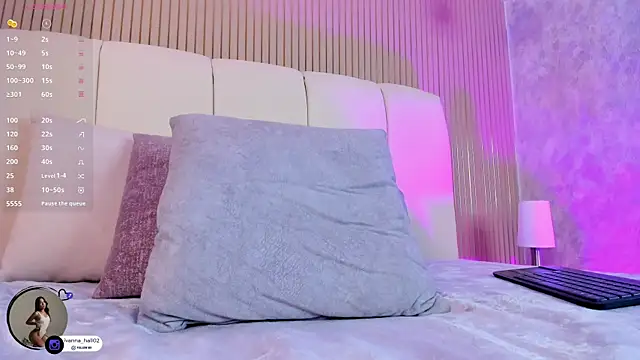 Ivana_Hall's cam snapshot