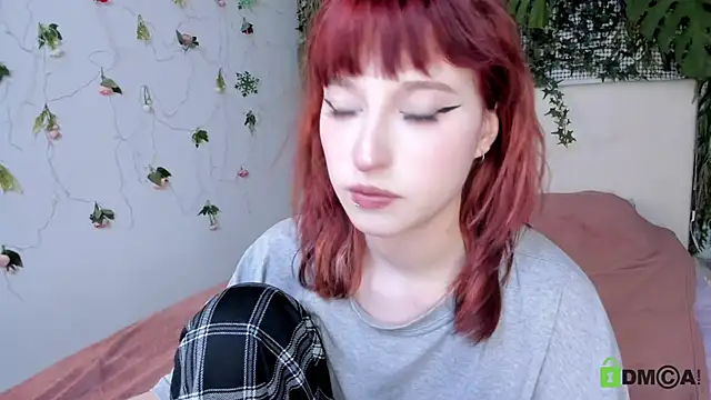 ElizaNik_'s cam snapshot