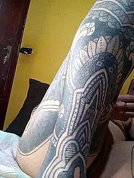 Felinacalhot2025's cam snapshot