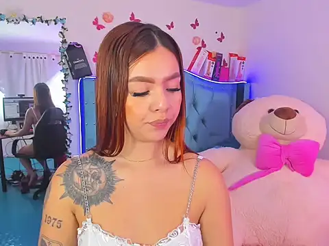 Aurora_sky9's cam snapshot