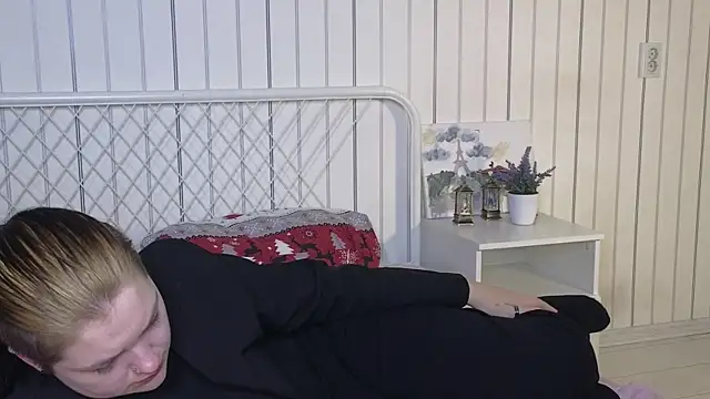 BevHanni's cam snapshot