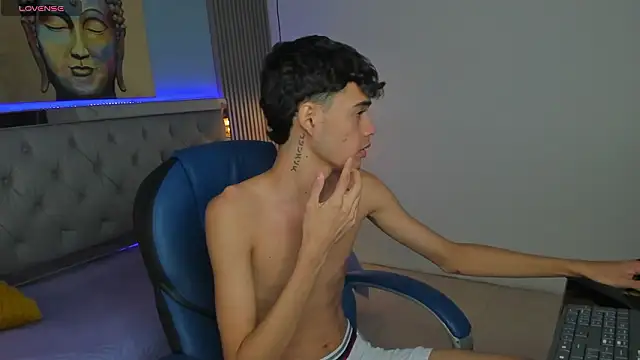 Dark_Desiree18 live sex cam