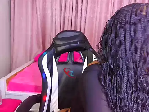 Pretty-shally's cam snapshot