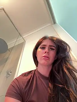 aus_queen's cam snapshot