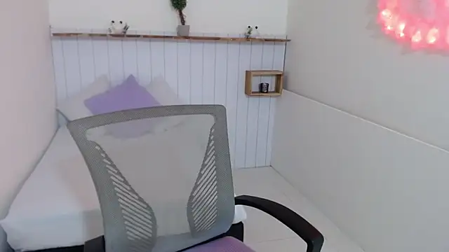 Mona_Mistic's cam snapshot