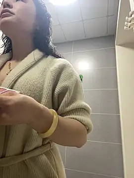 940940_1688's cam snapshot