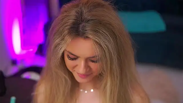 NayaQuinn's cam snapshot