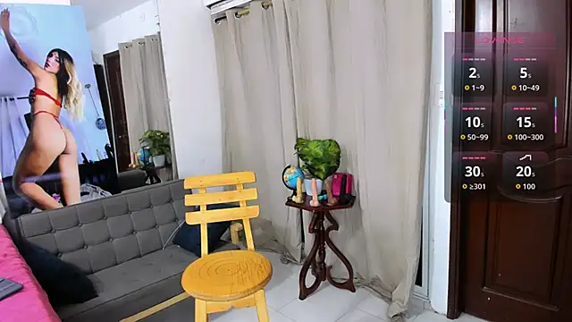 zou_quira's cam snapshot