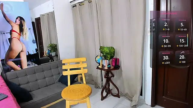 zou_quira's cam snapshot