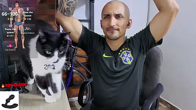 Marck_Muscle's cam snapshot