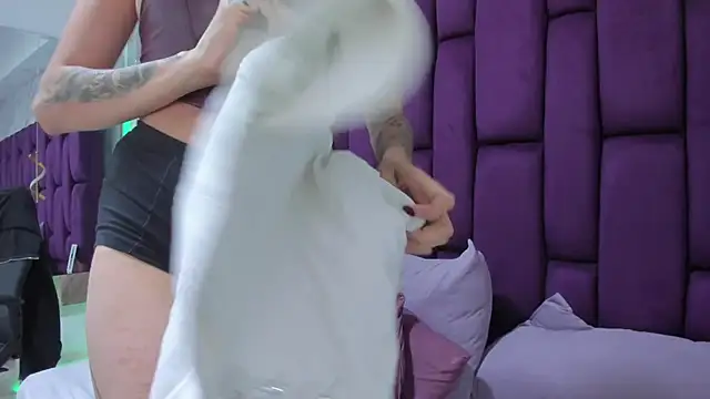 crystalstonee's cam snapshot