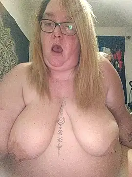 diosacurvy1984's cam snapshot