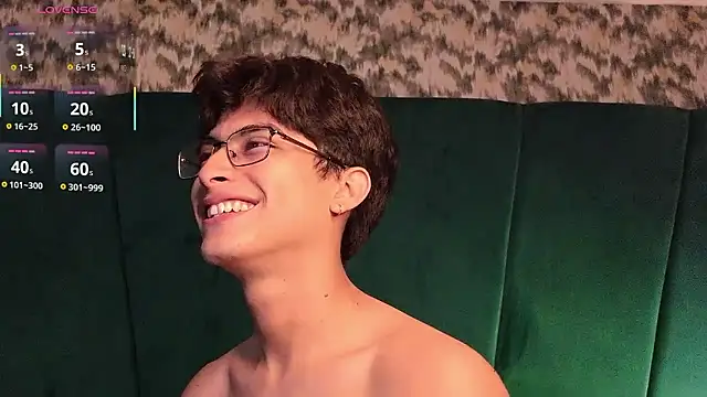 Aaron_Eze live sex cam