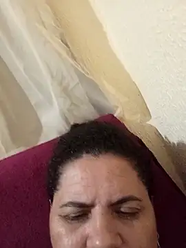 Ravena2290 live sex cam