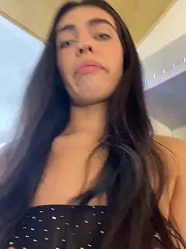 DaphneUwu live sex cam