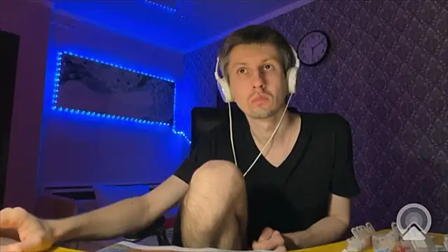 Aki-Laky's cam snapshot