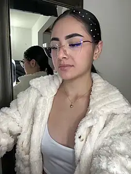 IslaCole's cam snapshot