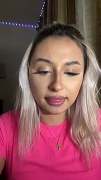 Kylie_One's cam snapshot