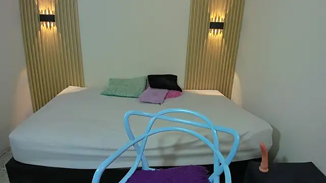 LyraFrost5's cam snapshot