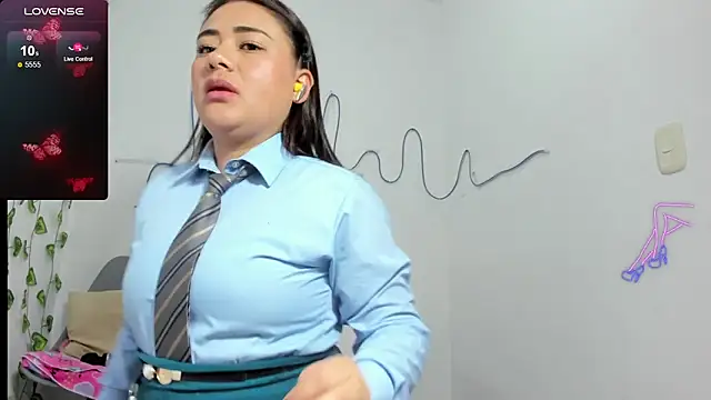 ReyleDoll's cam snapshot