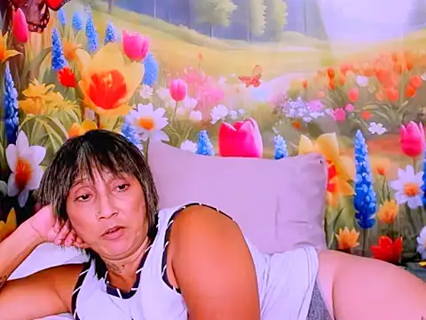 indianroxy's cam snapshot