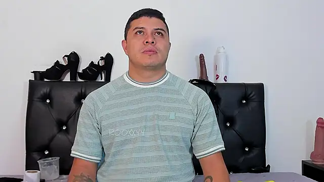 nyloncouple777's cam snapshot