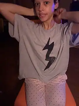 jojosbizarrelyf's cam snapshot