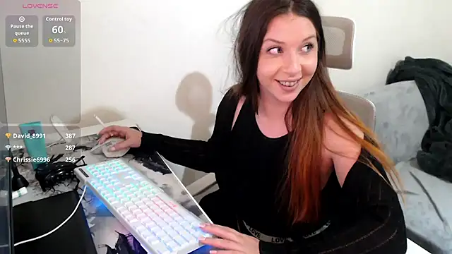 AustrianGirl99AtWork's cam snapshot