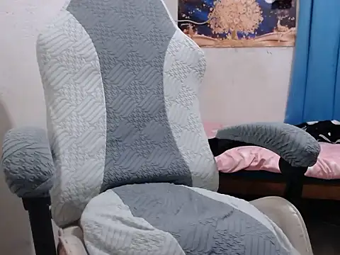 Mistress_Bigcockts live sex cam