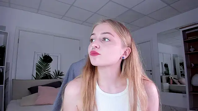 MiaMews's cam snapshot