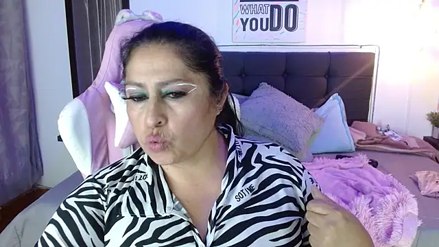 Keyla01_'s cam snapshot