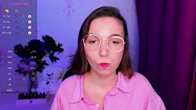 KindHazelHere_'s cam snapshot