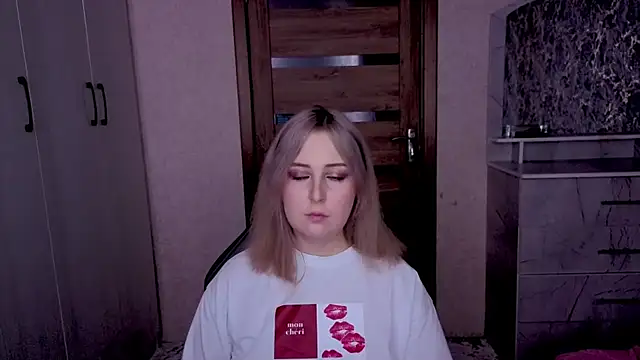 Kristy-Max's cam snapshot