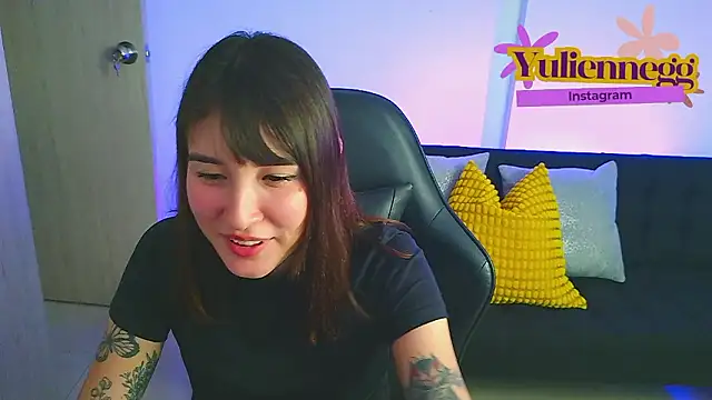 Yuliennegg's cam snapshot