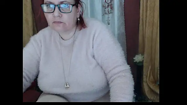 PlayfullMature's cam snapshot