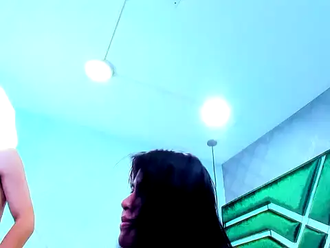 BellaAndNethan's cam snapshot