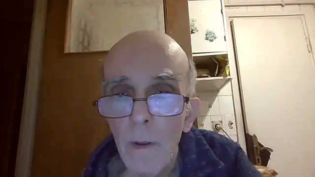 mariusica1@xh live sex cam