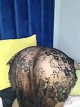 SweetJuicyPussy97 live sex cam